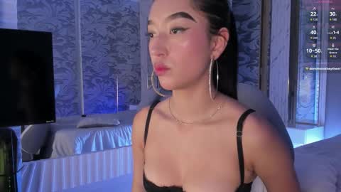 Snapshot of millieskinny_ chatting on 12/17/25, 11:55 Ana Maria online show from 12/17/25, 11:55