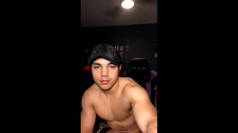 Snapshot of millssiikk chatting on 12/21/25, 05:25 millssiikk online show from 12/21/25, 05:25