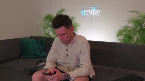 Snapshot of milly____ chatting on 01/20/25, 03:07 Charlie online show from 01/20/25, 03:07