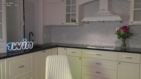 Snapshot of milly____ chatting on 02/14/25, 05:14 Charlie online show from 02/14/25, 05:14