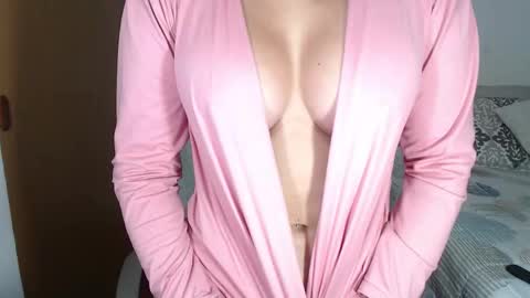 Snapshot of milly__taylor chatting on 10/24/25, 01:03 Milly online show from 10/24/25, 01:03