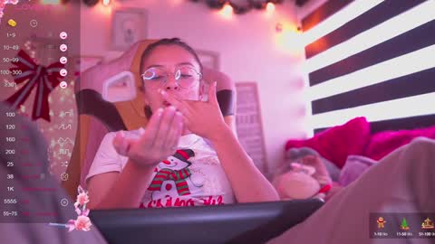 Snapshot of milly_kenner chatting on 12/11/24, 07:57 MILLY online show from 12/11/24, 07:57