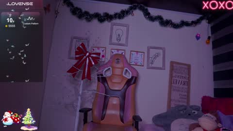 Snapshot of milly_kenner chatting on 12/14/24, 01:39 MILLY online show from 12/14/24, 01:39