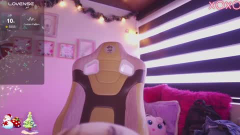 Snapshot of milly_kenner chatting on 12/14/24, 06:30 MILLY online show from 12/14/24, 06:30