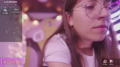 Snapshot of milly_kenner chatting on 01/09/25, 08:44 MILLY online show from 01/09/25, 08:44