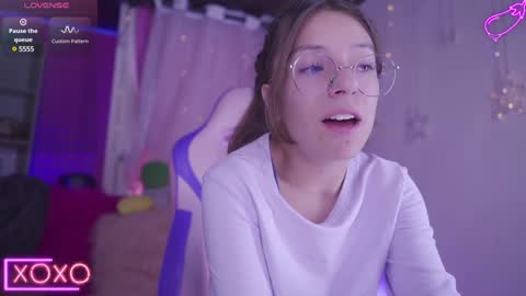 Snapshot of milly_kenner chatting on 01/21/25, 06:23 MILLY online show from 01/21/25, 06:23