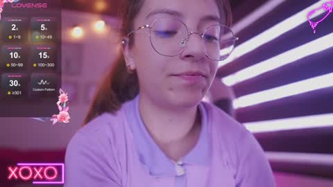 Snapshot of milly_kenner chatting on 02/05/25, 08:25 MILLY online show from 02/05/25, 08:25