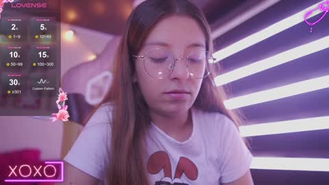 Snapshot of milly_kenner chatting on 02/08/25, 03:31 MILLY online show from 02/08/25, 03:31