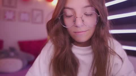 Snapshot of milly_kenner chatting on 02/20/25, 06:57 MILLY online show from 02/20/25, 06:57