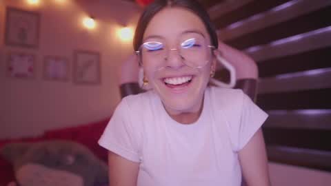 Snapshot of milly_kenner chatting on 02/26/25, 07:05 MILLY online show from 02/26/25, 07:05