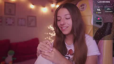 Snapshot of milly_kenner chatting on 02/28/25, 08:07 MILLY online show from 02/28/25, 08:07