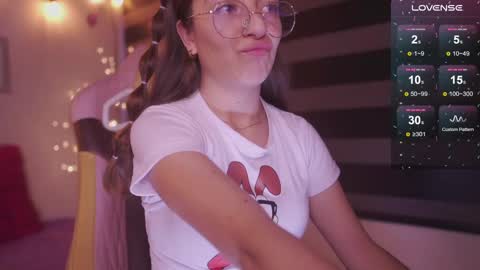 Snapshot of milly_kenner chatting on 02/28/25, 11:12 MILLY online show from 02/28/25, 11:12