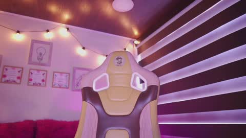 Snapshot of milly_kenner chatting on 09/26/25, 06:12 MILLY online show from 09/26/25, 06:12