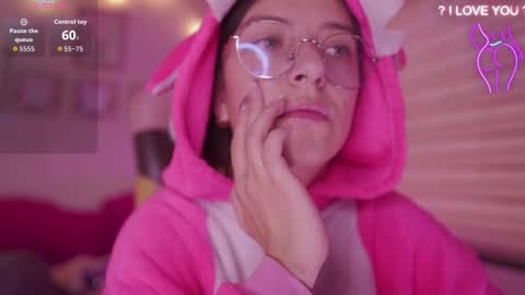 Snapshot of milly_kenner chatting on 03/12/26, 09:32 MILLY online show from 03/12/26, 09:32