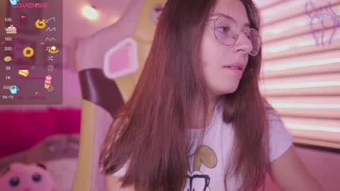 Snapshot of milly_kenner chatting on 04/10/26, 07:18 MILLY online show from 04/10/26, 07:18