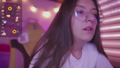 Snapshot of milly_kenner chatting on 04/15/26, 08:09 MILLY online show from 04/15/26, 08:09