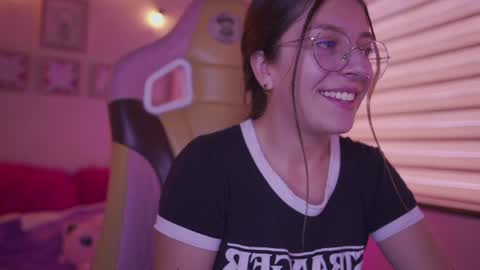 Snapshot of milly_kenner chatting on 04/22/26, 07:26 MILLY online show from 04/22/26, 07:26