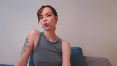 Milly online show from 10/08/25, 07:17