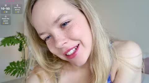 Snapshot of milly_shy chatting on 07/13/26, 07:00 Milly online show from 07/13/26, 07:00