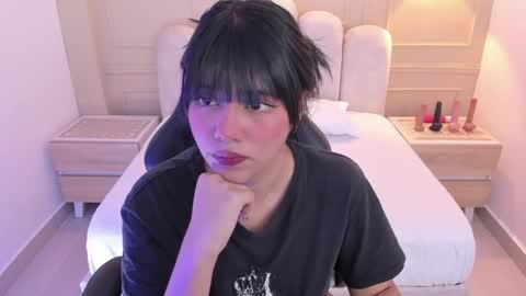 millyevans1 online show from 04/22/26, 03:42
