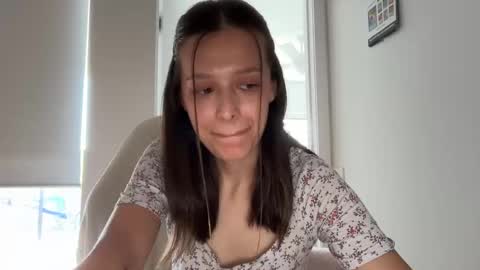 Snapshot of millypetite chatting on 11/12/25, 12:44 Milly online show from 11/12/25, 12:44