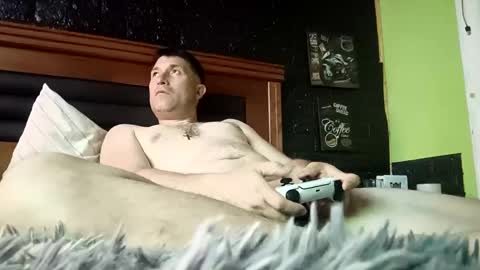 Snapshot of milo8223 chatting on 12/24/24, 05:38 milo8223 online show from 12/24/24, 05:38