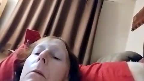 miloanj online show from 04/21/26, 04:41