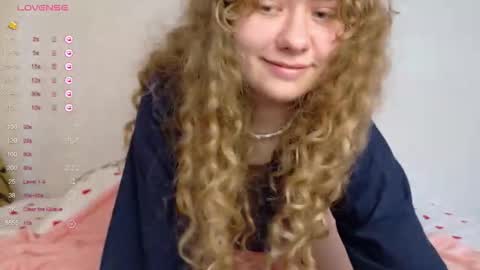 Snapshot of milounee chatting on 03/27/26, 08:48 milounee online show from 03/27/26, 08:48