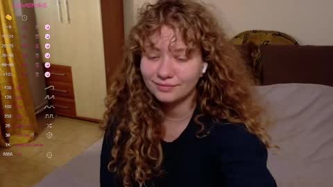 Snapshot of milounee chatting on 04/16/26, 09:43 milounee online show from 04/16/26, 09:43