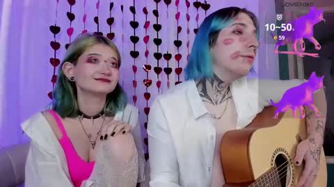 Snapshot of milten_trish chatting on 02/13/25, 11:04 milten_trish online show from 02/13/25, 11:04