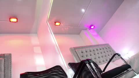 Milu ballmer  online show from 02/22/25, 02:30