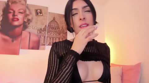 Snapshot of milu_cooper chatting on 10/13/25, 09:42 milu modelo independiente .onlyfans kmila model online show from 10/13/25, 09:42