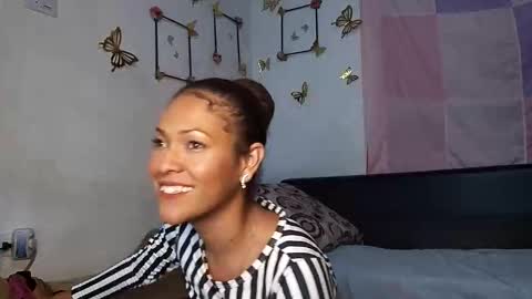 Milu online show from 10/18/25, 05:32