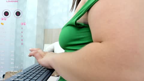 Snapshot of milu_gomez chatting on 01/08/25, 01:11 Milu Gomez online show from 01/08/25, 01:11