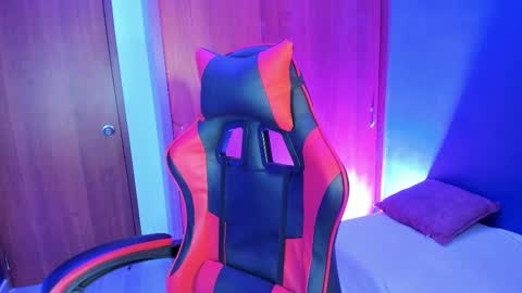 Snapshot of milufontier chatting on 03/06/26, 03:47 Milu Fontier online show from 03/06/26, 03:47