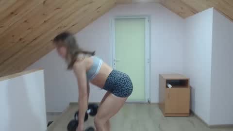 Snapshot of milusea chatting on 12/02/24, 12:29 milusea online show from 12/02/24, 12:29