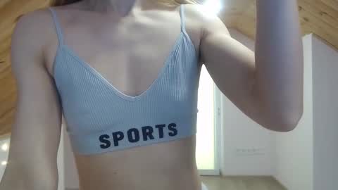 Snapshot of milusea chatting on 03/07/25, 09:51 milusea online show from 03/07/25, 09:51