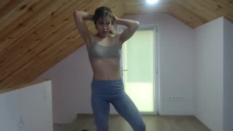 Snapshot of milusea chatting on 10/12/25, 10:36 milusea online show from 10/12/25, 10:36