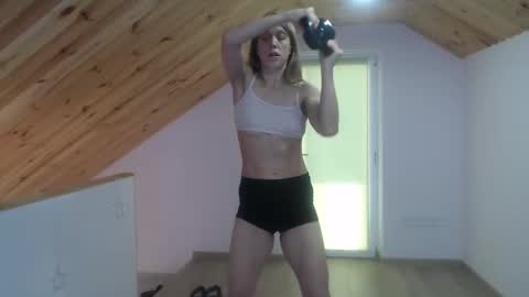 Snapshot of milusea chatting on 10/26/25, 12:22 milusea online show from 10/26/25, 12:22