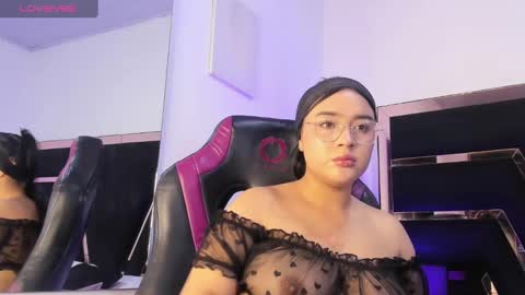 Snapshot of miluvargas chatting on 11/08/25, 03:50 miluvargas online show from 11/08/25, 03:50