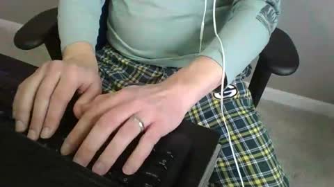 Snapshot of milwaukeebadger24 chatting on 12/23/24, 07:52 milwaukeebadger24 online show from 12/23/24, 07:52