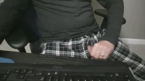 Snapshot of milwaukeebadger24 chatting on 11/26/25, 12:28 milwaukeebadger24 online show from 11/26/25, 12:28