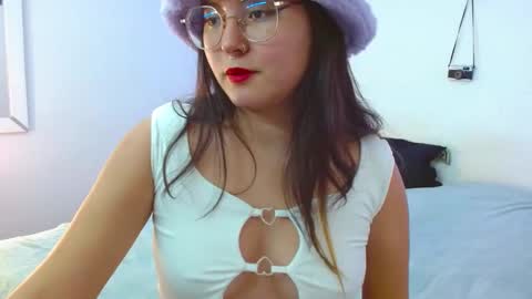 Snapshot of mily_baker chatting on 12/12/24, 10:09 mily_baker online show from 12/12/24, 10:09