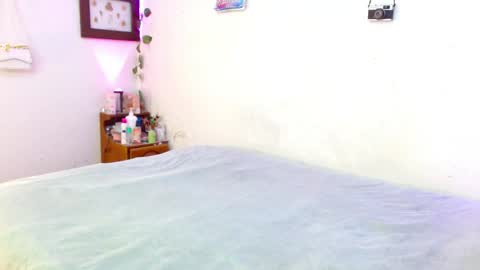 mily_baker online show from 05/09/26, 06:46