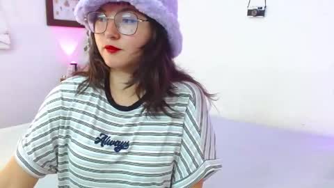 mily_baker online show from 06/01/26, 11:28