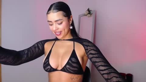 Mily Ortiz online show from 10/13/25, 01:33