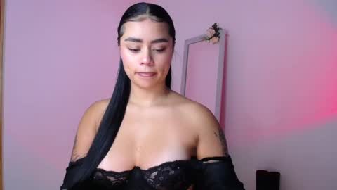 Mily Ortiz online show from 10/21/25, 04:19