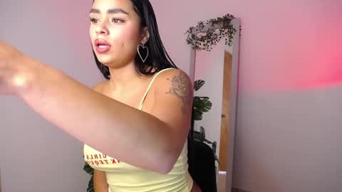 Mily Ortiz online show from 11/26/25, 05:03
