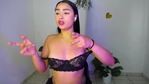 Snapshot of mily_ortiz chatting on 03/13/26, 03:18 Mily Ortiz online show from 03/13/26, 03:18