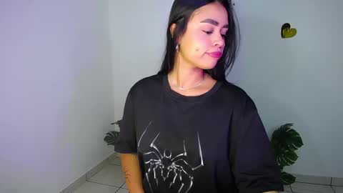 Snapshot of mily_ortiz chatting on 03/26/26, 02:55 Mily Ortiz online show from 03/26/26, 02:55